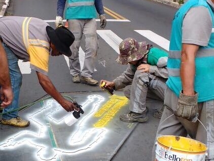 Ação visa alertar motoristas e pedestres
