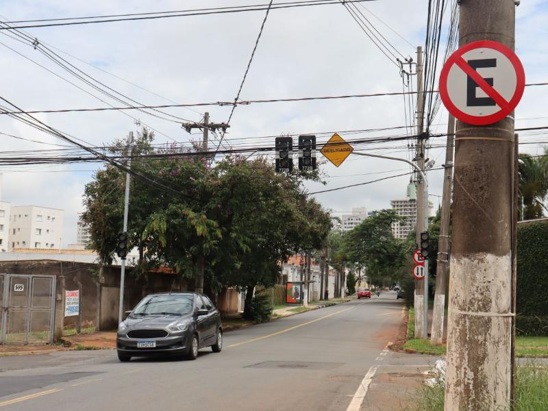 Conjunto de semáforos no cruzamento da Rua as Hortências com a Rua Girassol foi atualizado