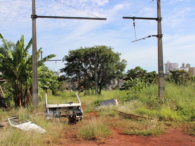 Área do antigo leito desativado do VLT abrigará canteiro