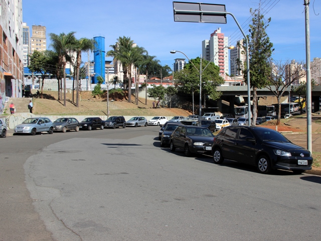 ... não tem grande movimento de carros...