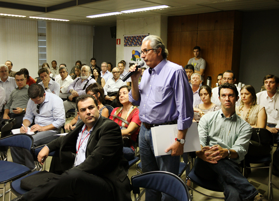 Prefeito se reúne com empresários de construtoras de obras do Minha Casa Minha Vida 