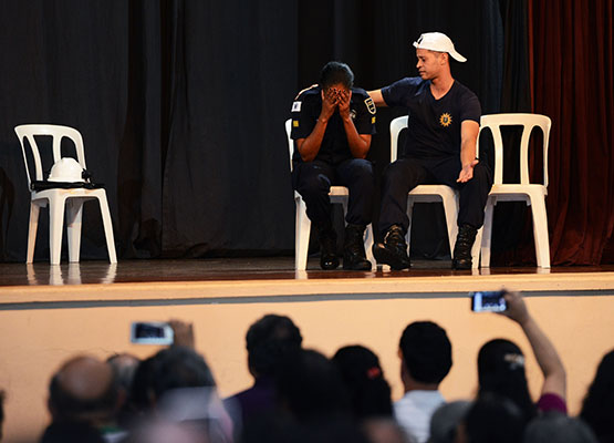 Situações de violência e agressão estão no enredo