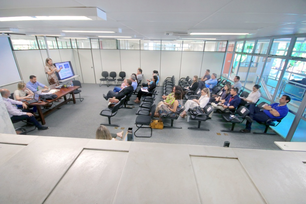 Consultora da Urban Systems apresentou material desenvolvido