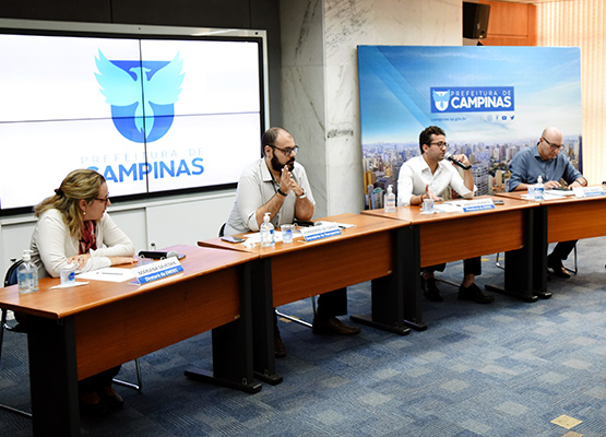 Diretora da Emdec, Mariana Pfitzner; secretário de Transportes, Fernando de Caires; e presidente da Emdec, Vinicius Riverete, participaram de anúncio