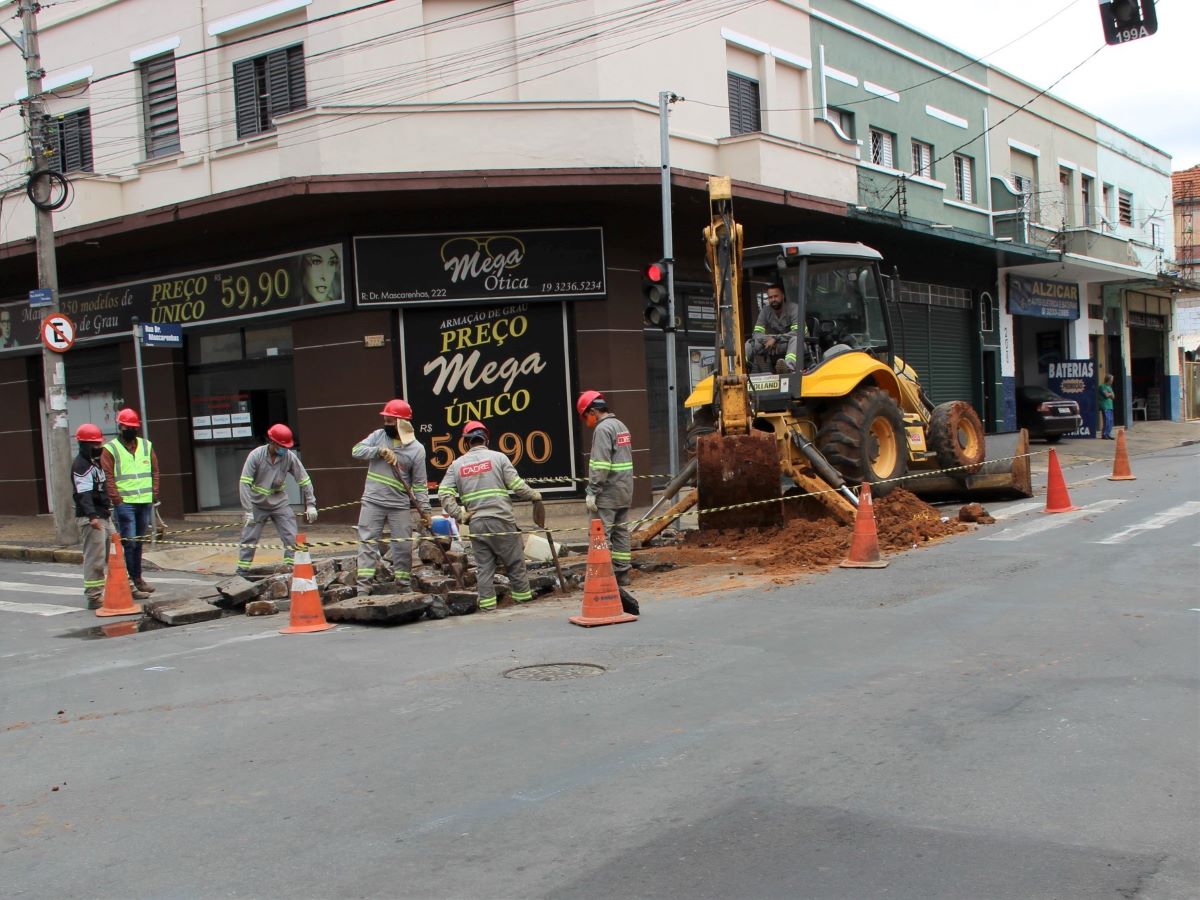 Emdec bloqueia tráfego no Centro