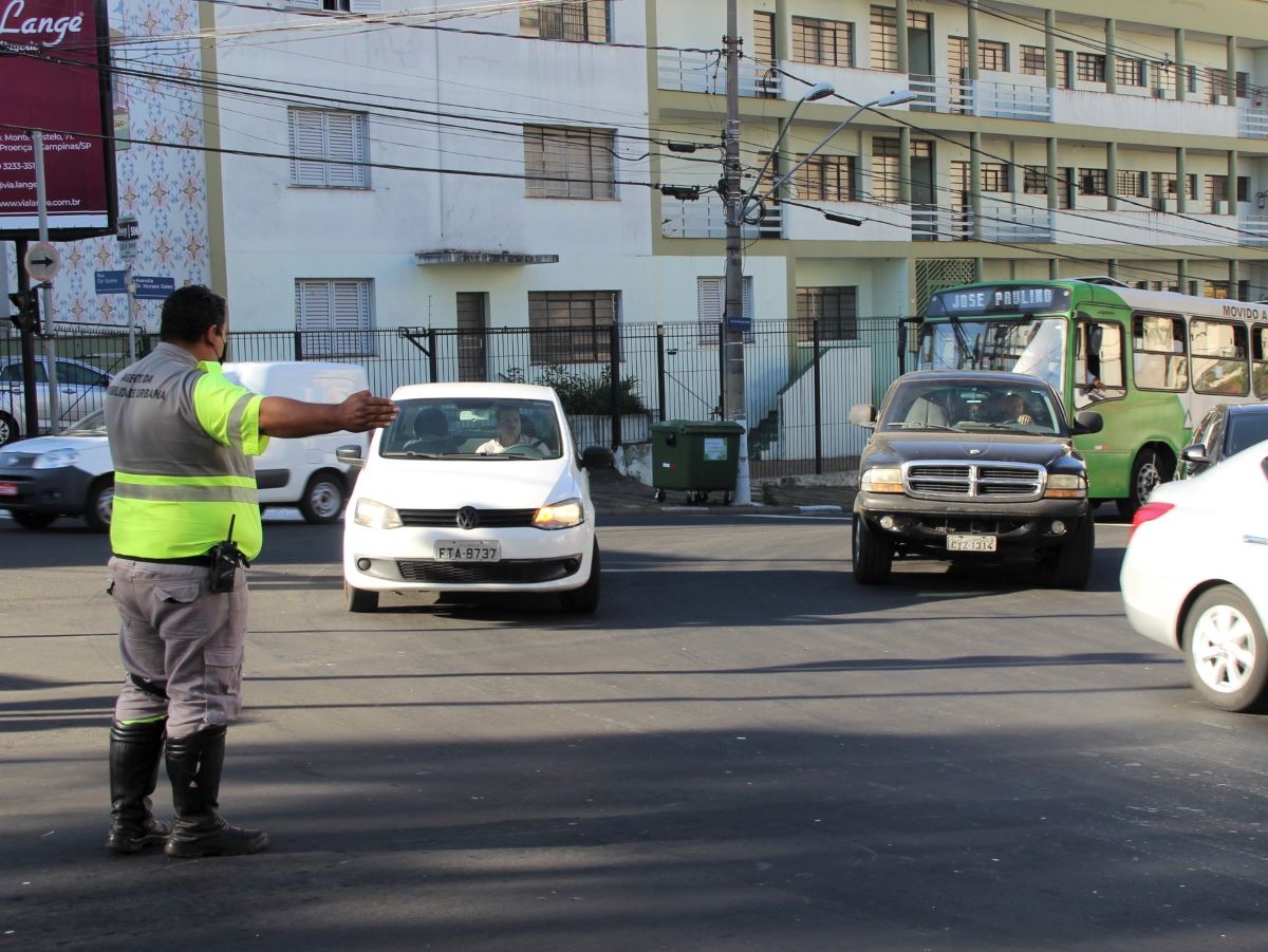  Agentes da Mobilidade Urbana vão sinalizar o local e monitorar a região impactada