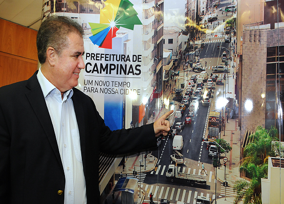 Prefeito mostra trecho da avenida que será fechado para atividades de lazer