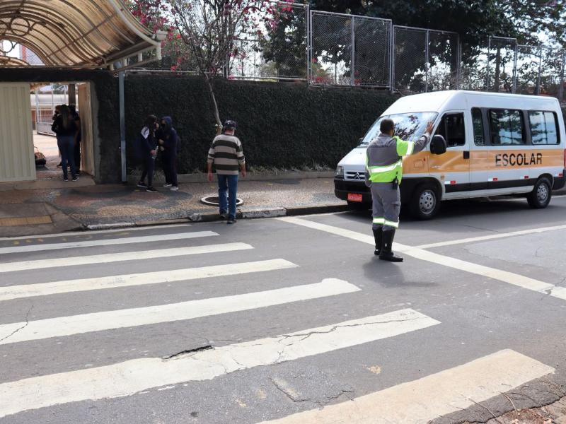 Operação trabalha com pais, alunos, professores, funcionários  e transportadores escolares