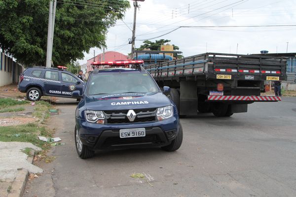 Guardas municipais deram apoio à distribuição de cestas básicas
