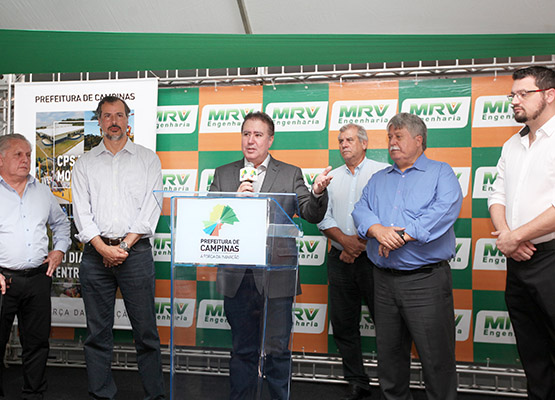 Prefeito destacou moradias e empregos gerados pelo empreendimento