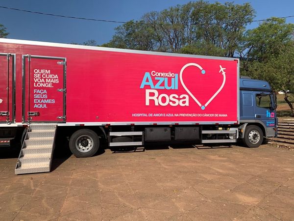 Carreta tem estrutura completa para a realização dos exames