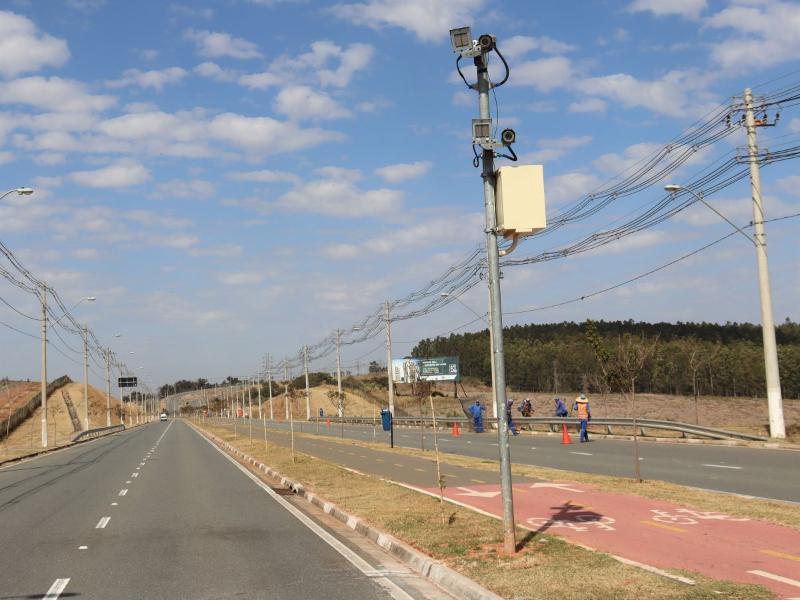 Equipamentos estão instalados ao longo da via, que é continuação da Avenida Mackenzie
