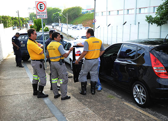Ação contou com participação de agentes da Emdec e da Guarda Municipal