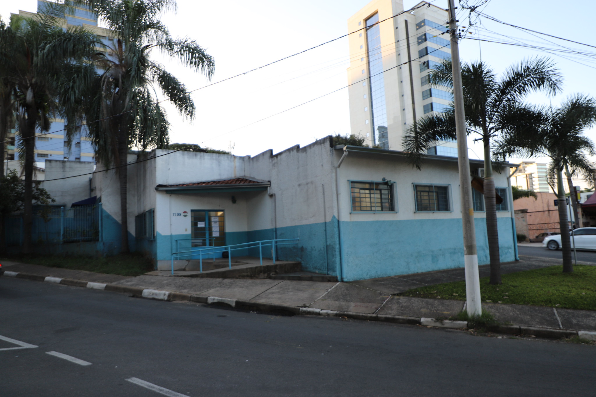 Hoje, o Cras Flamboyant funciona no DAS Leste (foto), na Nova Campinas, bairro fora da sua área de abrangência