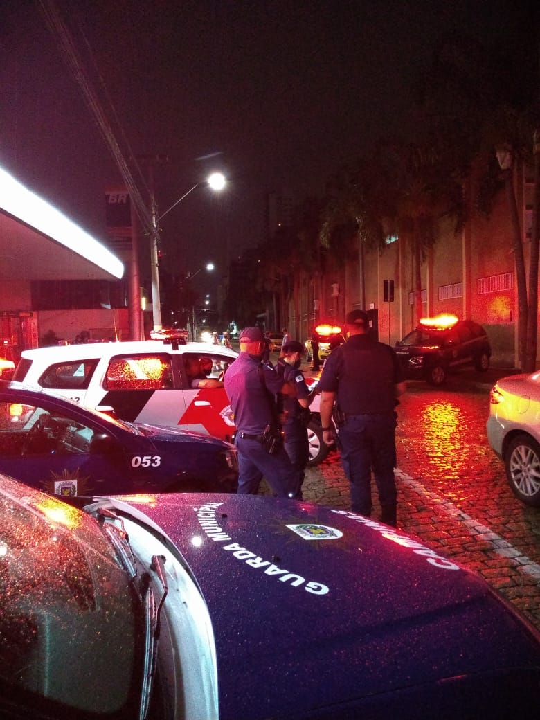 A ação foi realizada em parceria com a Polícia Militar e a Emdec. 