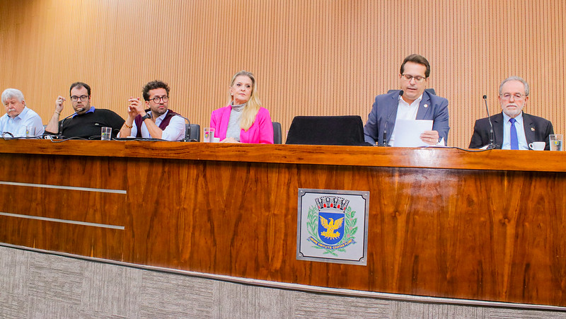 Prefeitura foi representada pelos secretários Fernando Caires (Transportes), Adriana Flosi (Desenvolvimento Econômico, Tecnologia e Inovação) e pelo presidente da Emdec, Vinicius Riverete