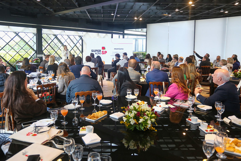 Lideranças dos 49 municípios elegíveis ao programa participaram do encontro