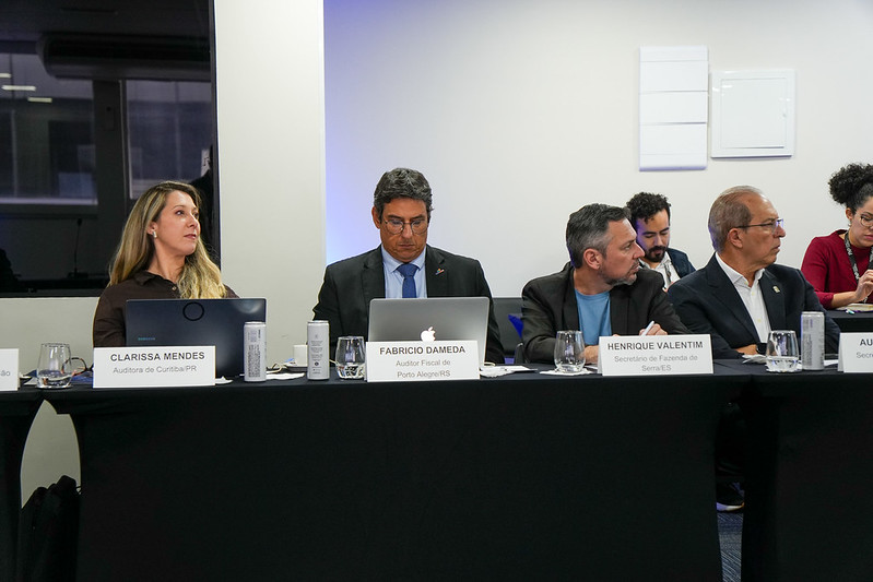 Secretário de Finanças de Campinas, Aurílio Caiado (o último à direita) representa a cidade no Conselho Superior do Comitê Gestor do Imposto sobre Bens e Serviços (CG-IBS)