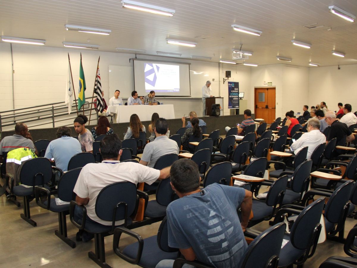 Encontro foi realizado na Faculdade Anhanguera, no Jardim Morumbi