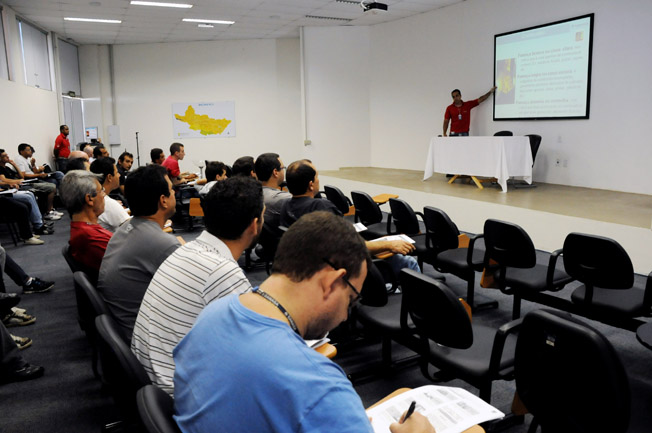 Funcionários também tiveram orientações teóricas