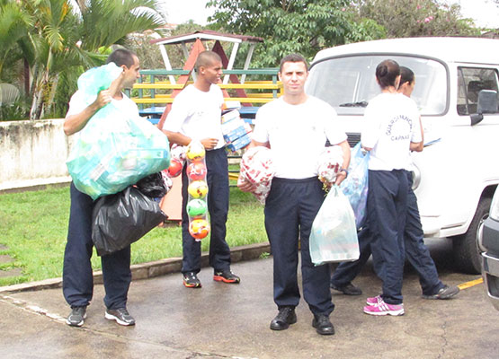 GMs chegam à creche com os presentes