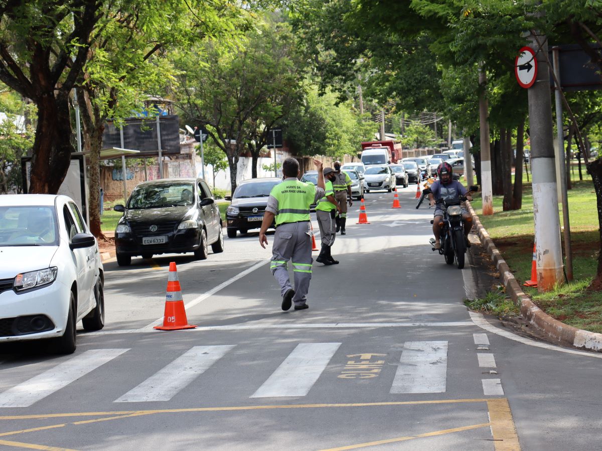 Agentes da Mobilidade Urbana vão sinalizar o local e orientar usuários do transporte público coletivo