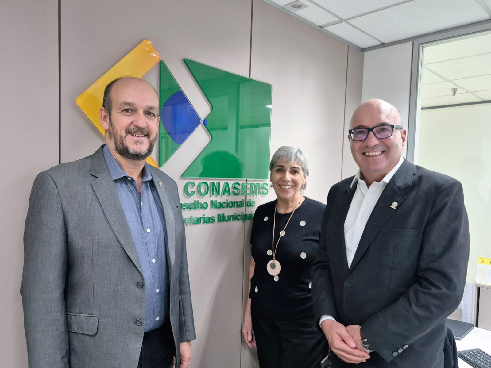 Prefeito Dário Saadi se reuniu com o secretário executivo do Conasems, Mauro Guimarães