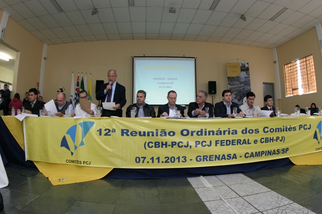 Presidente da Sanasa discursa