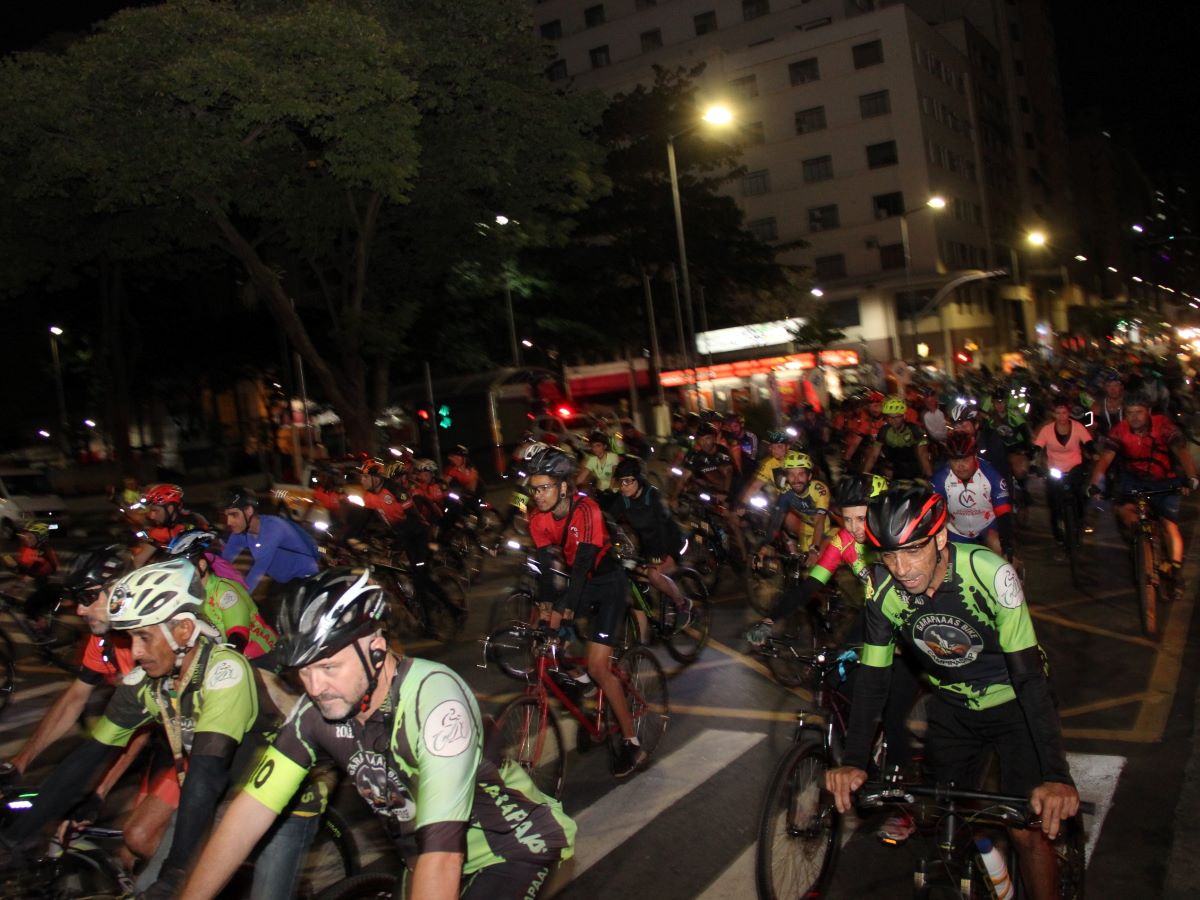 Passeio promoveu uma festa ciclística na região central