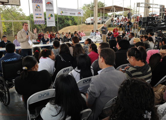 Prefeito fala durante abertura do evento