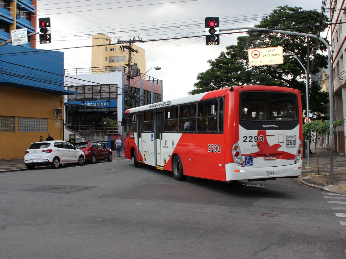 Implantação de faixas exclusivas e preferenciais privilegiam transporte público, como prevem ...