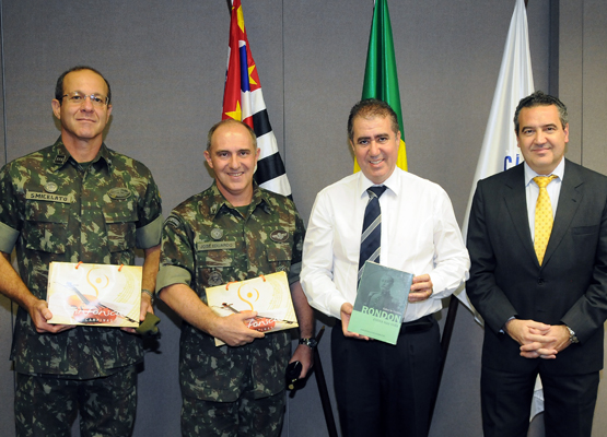 Tenente-coronel Smicelato, general Pereira, o prefeito e o secretário de Segurança, Baggio