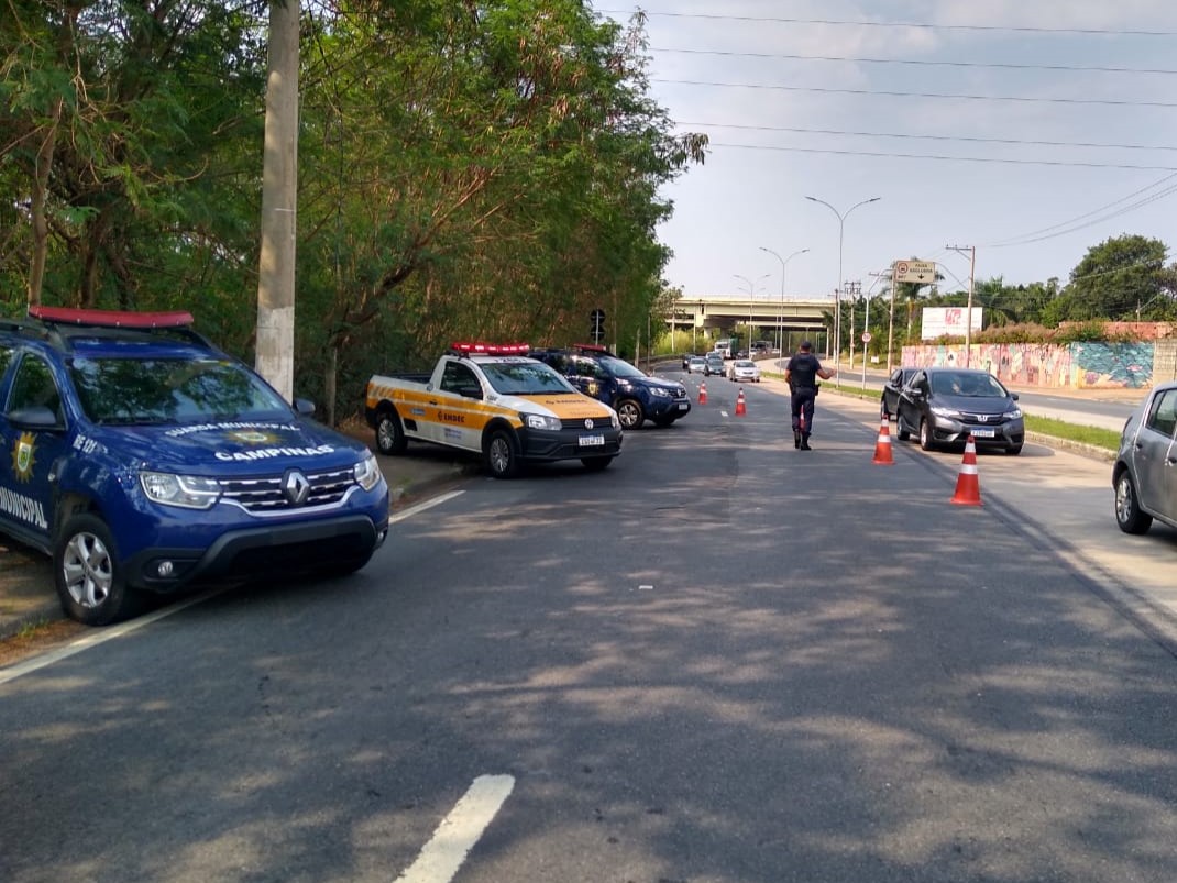 Emdec e GM em operação na avenida Ruy Rodrigues