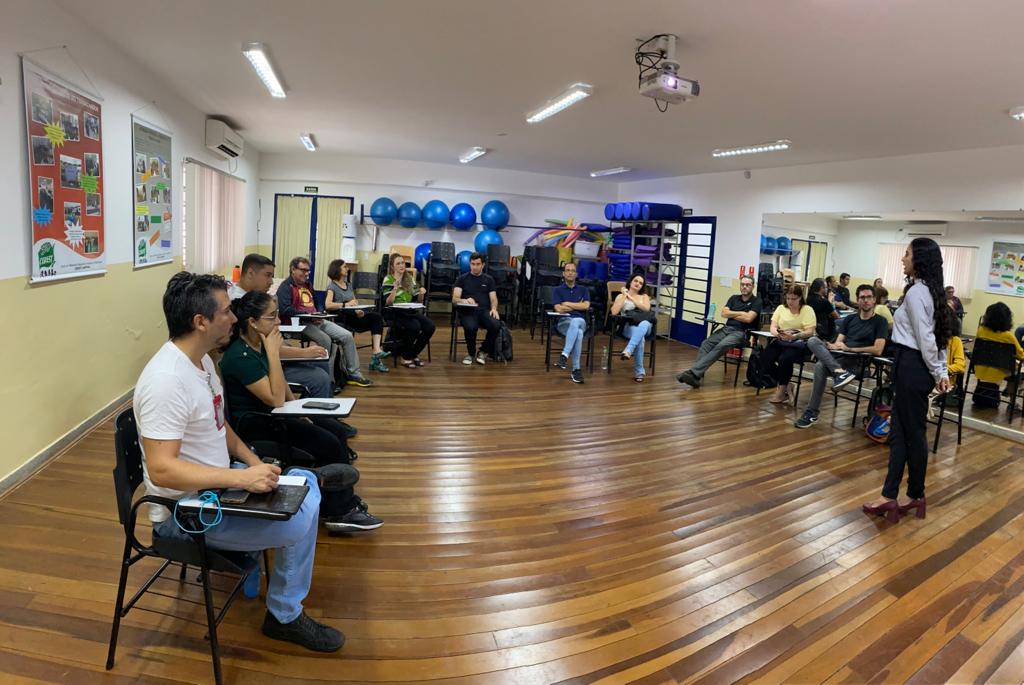 Técnicos receberam orientações sobre as novas regras de rotulagem