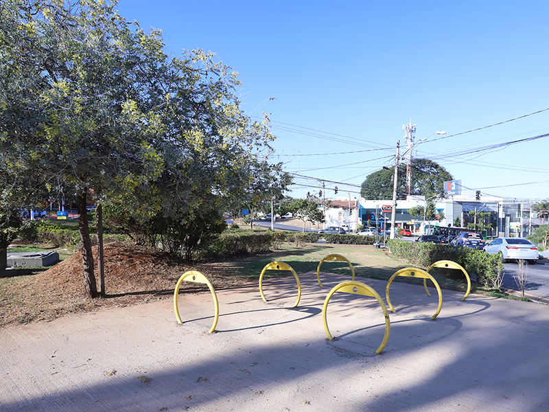 Paraciclos foram instalados em vários pontos