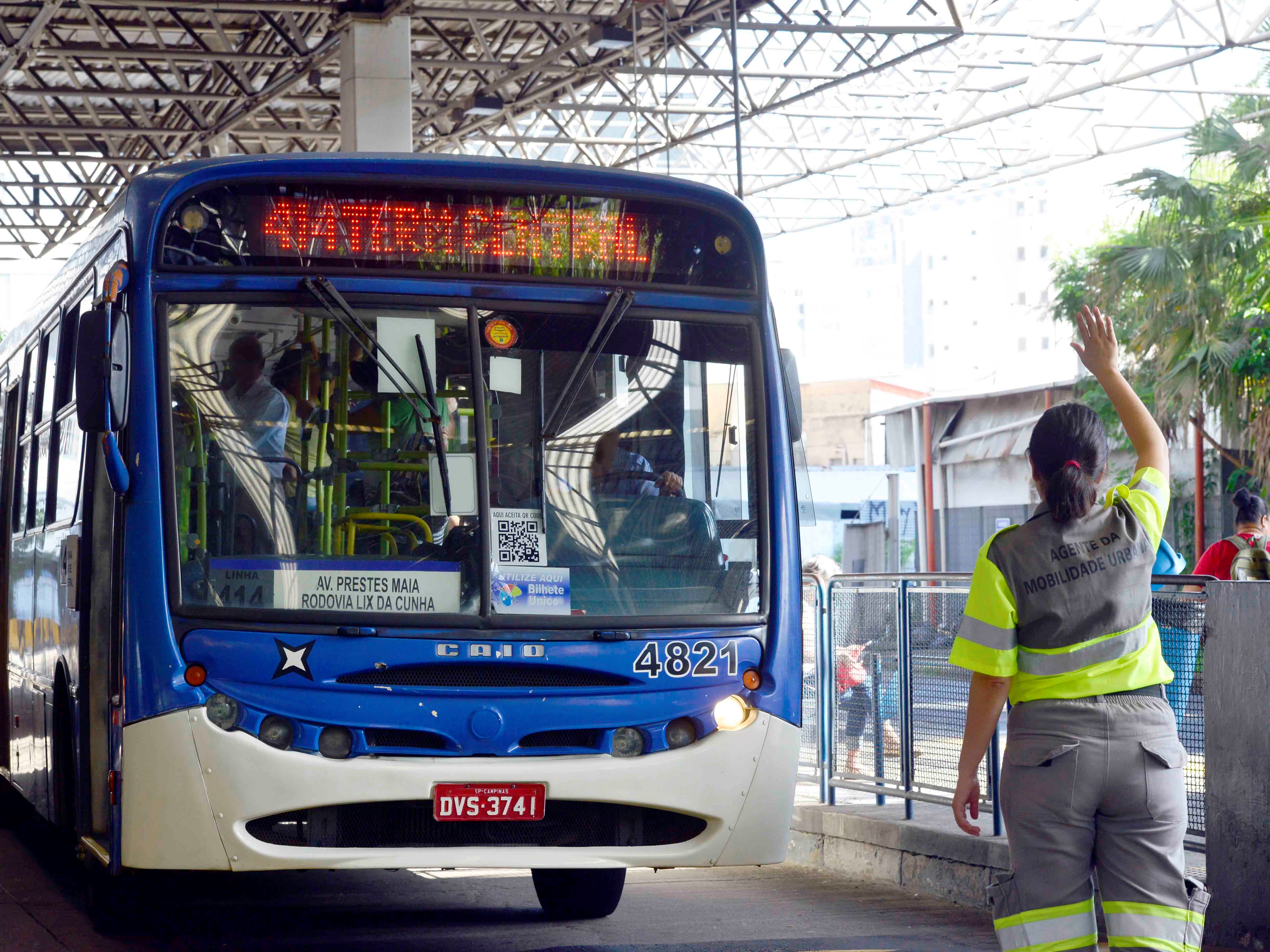 Agentes dos 15 terminais de ônibus de Campinas estão passando pela capacitação