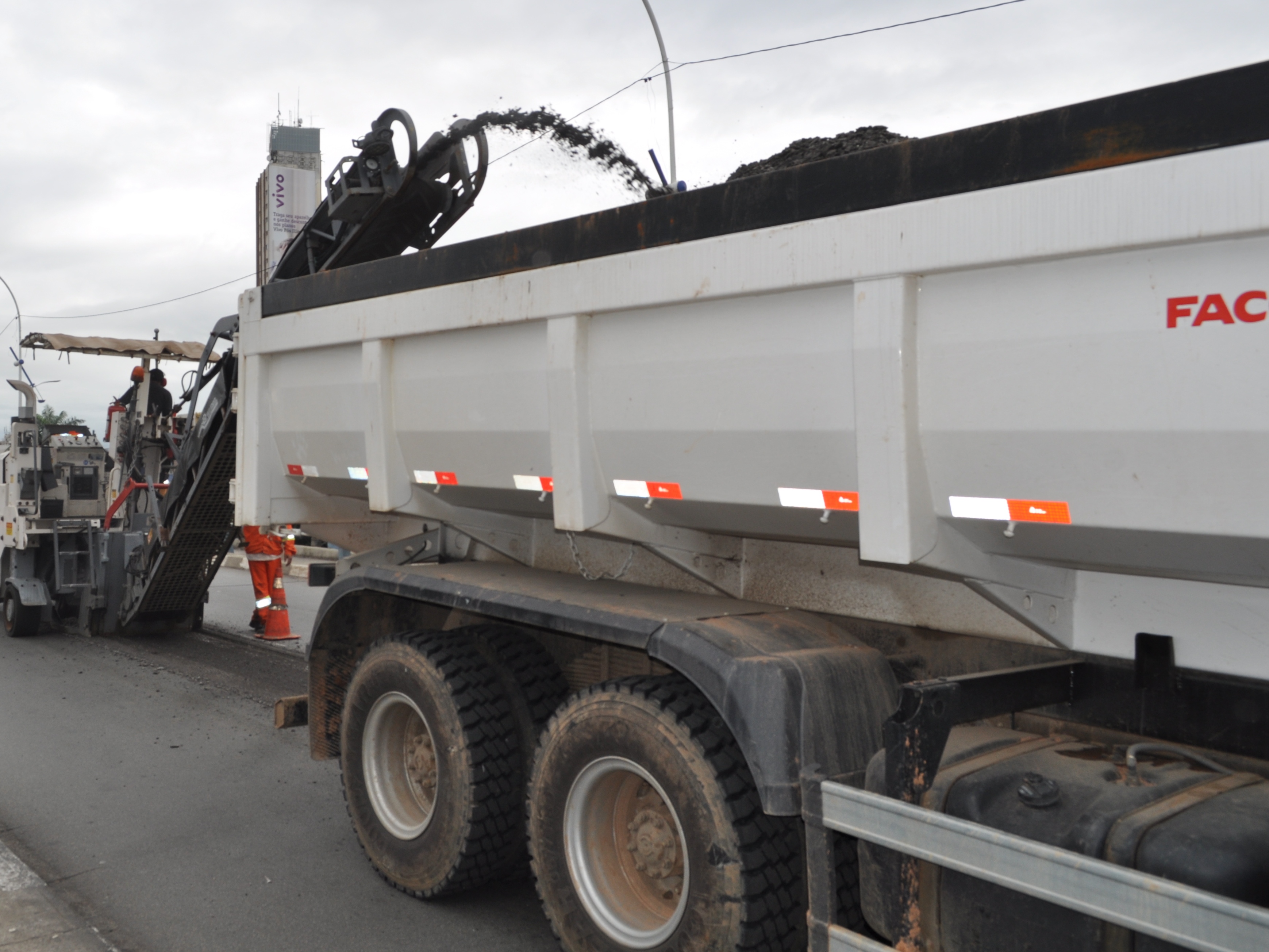 Motoristas devem evitar circular no local durante período de obras