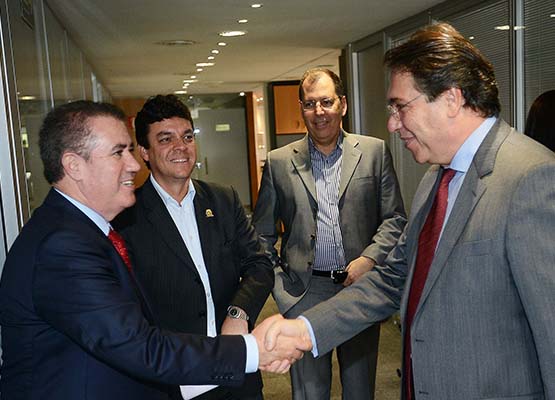 Prefeito cumprimenta presidente da CPFL