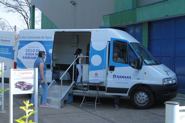 Furgões adaptados fazem parte do programa de engajamento da comunidade