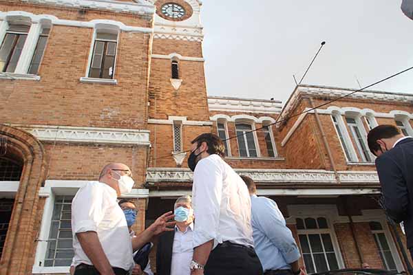 Local deve ser a estação local do Trem Intercidades