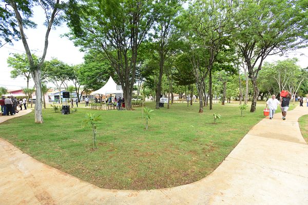 Praça tem 10 mil metros quadrados