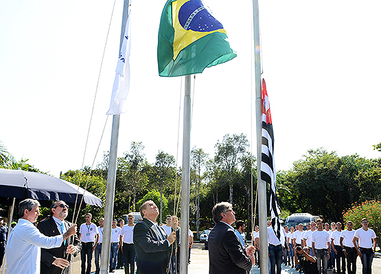 Cerimônia de abertura teve hasteamento da bandeira