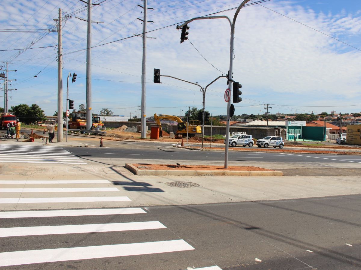 Agentes da Mobilidade Urbana monitoram o trânsito na região