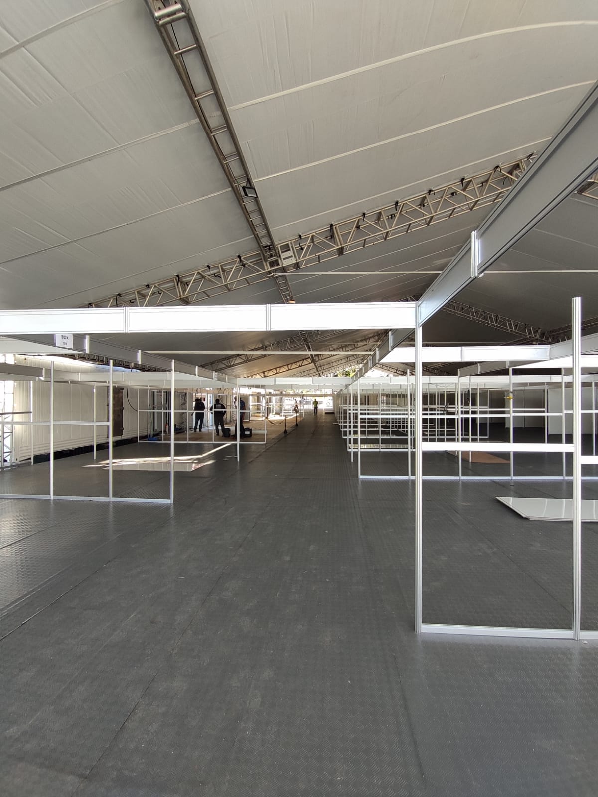 Estrutura provisória está pronta para receber os permissionários 