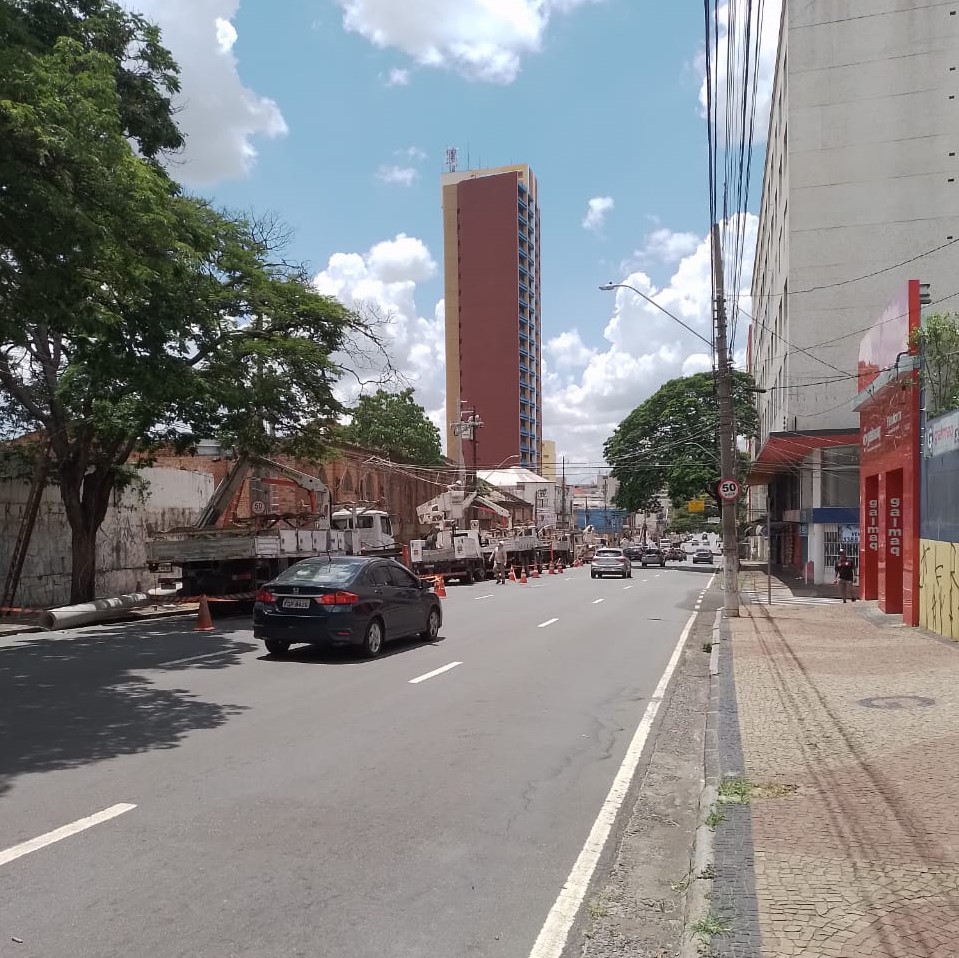 Para possibilitar as intervenções na Avenida Campos Sales, são necessárias ações no entorno. Na foto, trabalhos realizados na Avenida Andrade Neves. 