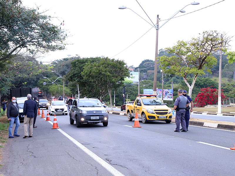 Bloqueio parcial das principais vias é uma ação educativa e não punitiva
