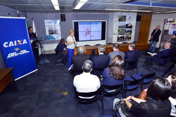 Lina Adani explica projeto de contenção de perda de água