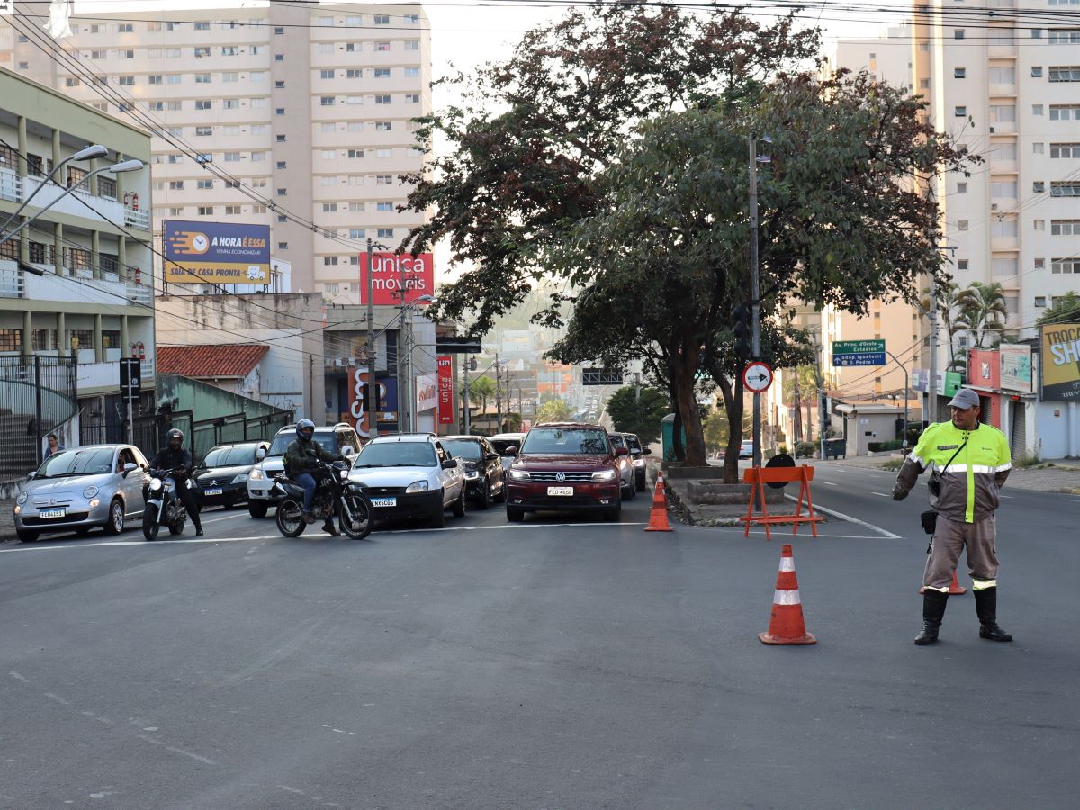 Agentes de Mobilidade Urbana vão sinalizar o local e orientar os motoristas