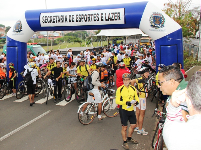 Caminhada e passeio ciclÃ­stico reuniu cerca de 500 pessoas