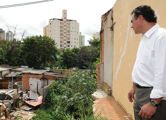 Demolição de casa no Santa Eudóxia no dia 14/01/2011